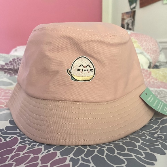 Pusheen Accessories - PUSHEEN BOX EXCLUSIVE ‘Peachy Hat’